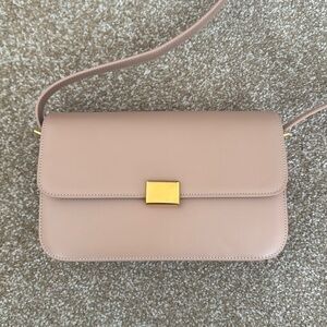 The Curated Classic Shoulder Bag